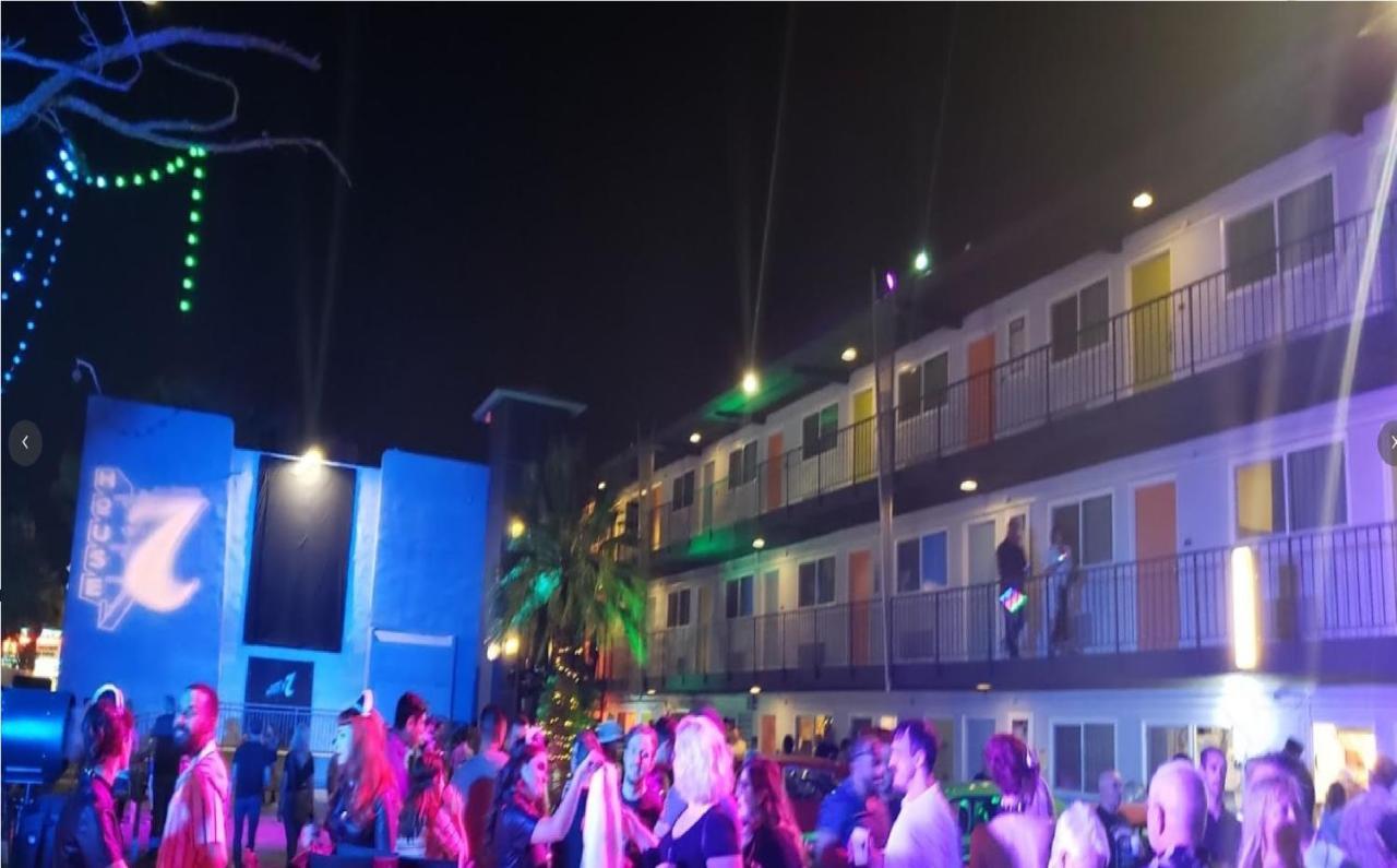 Bposhtels Las Vegas Exterior photo